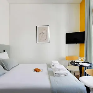 Des Poissonniers , París Francia